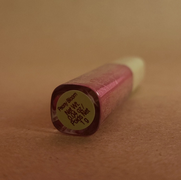 Glossy lip Maximiser - NEW! - Picture 2 of 3